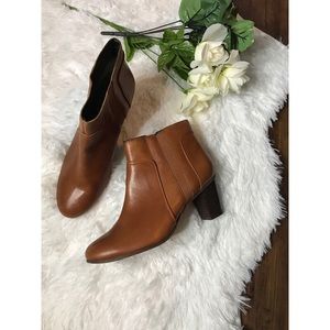 🤩LAND’S END Carmel/tan leather booties🤩